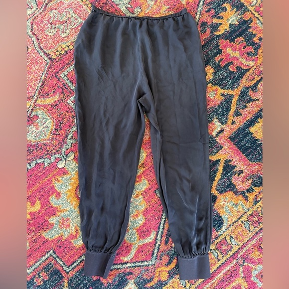 Theory | Women’s steel grey 100% silk Arai pull on jogger pants w/pockets size M - Picture 4 of 12